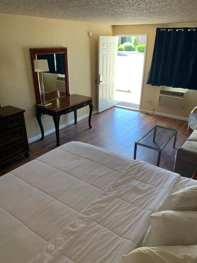Smokey Point Motor Inn Arlington Bagian luar foto