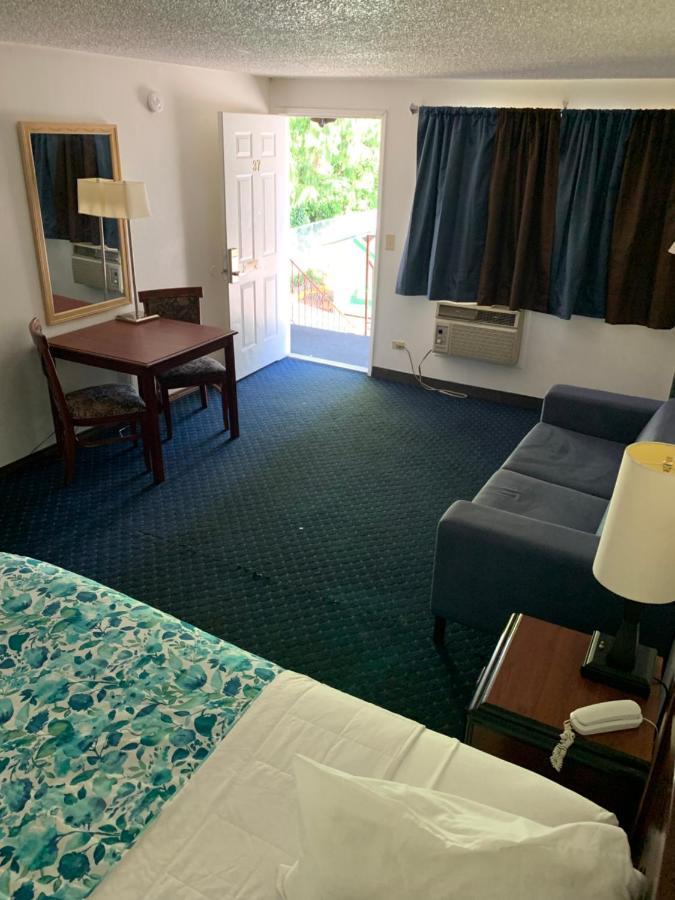 Smokey Point Motor Inn Arlington Bagian luar foto